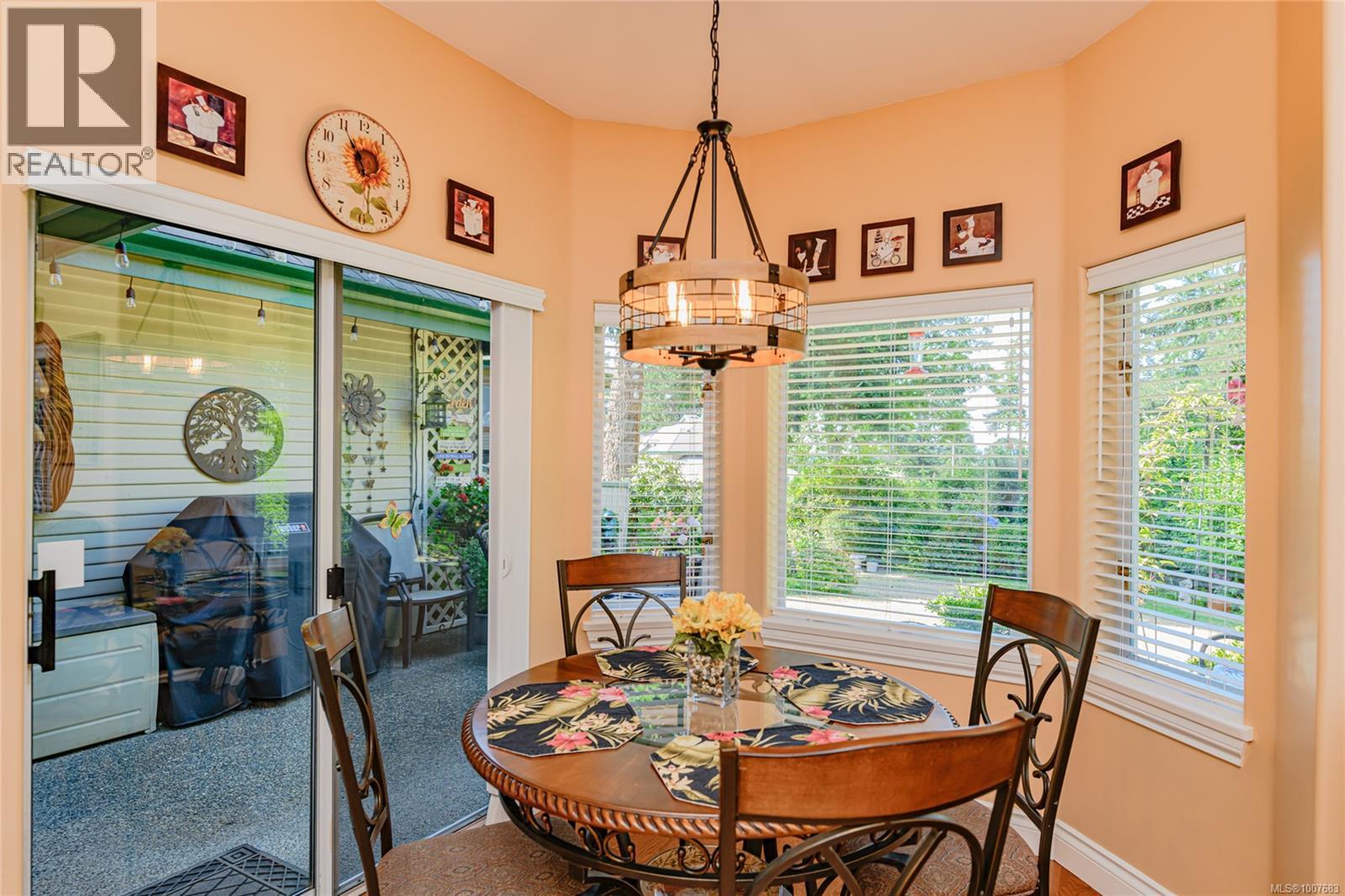 Photo 22 of 8 520 Marsett Pl, Saanich BC