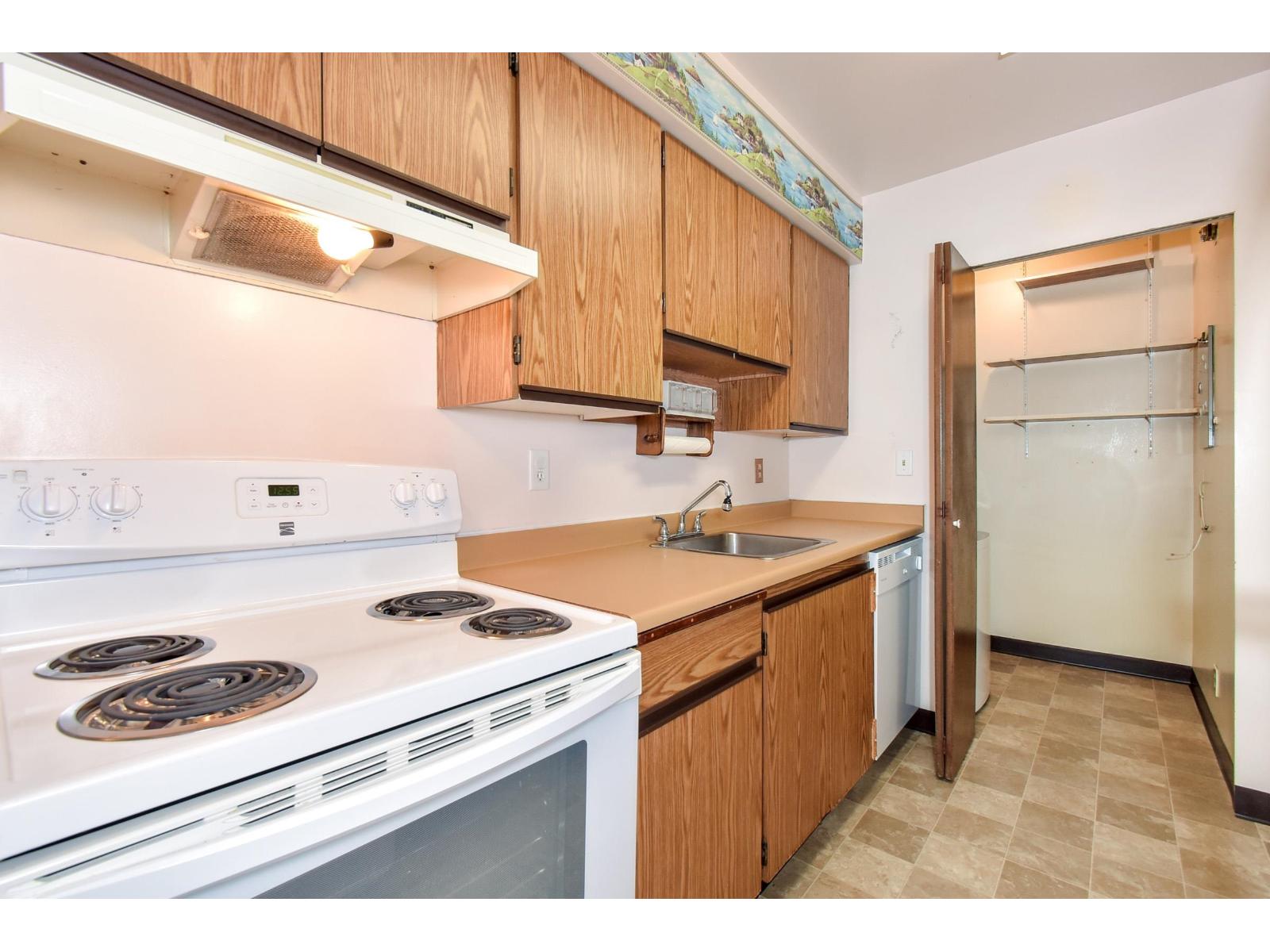 Photo 15 of 802 10620 150 Street, Surrey BC