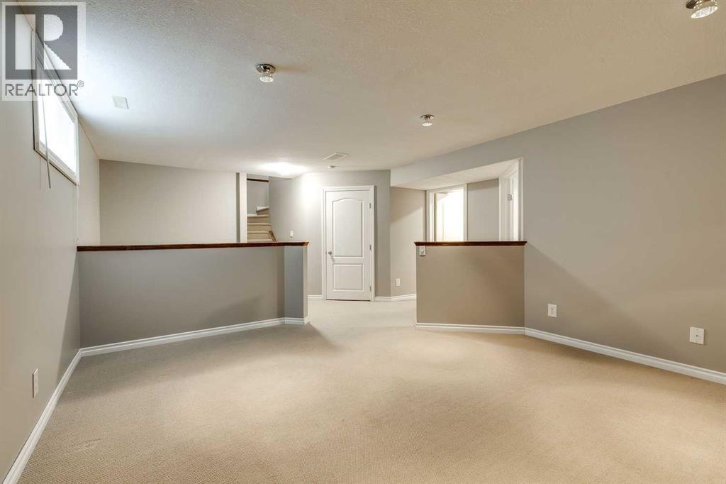 Photo 28 of 270 Westmount Crescent, Okotoks AB