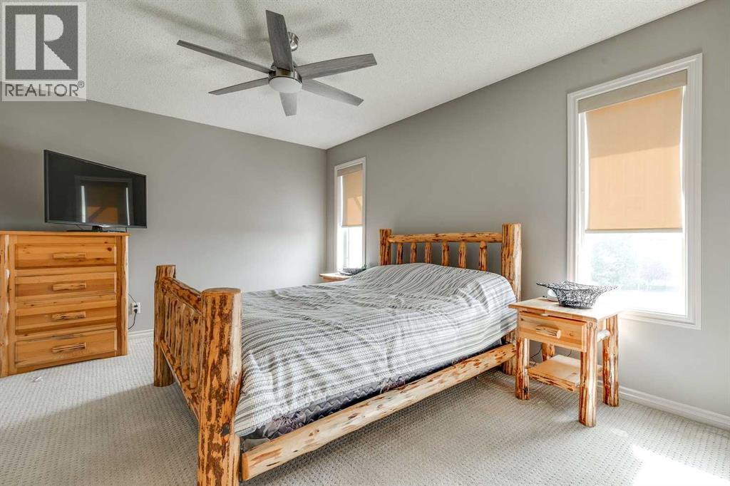 Photo 21 of 270 Westmount Crescent, Okotoks AB