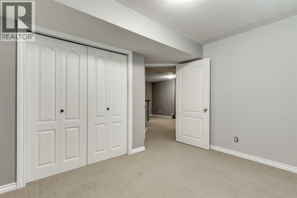 Photo 30 of 270 Westmount Crescent, Okotoks AB