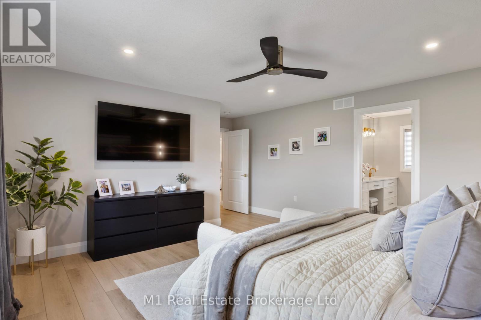 Photo 27 of 90 Rea Drive, Centre Wellington ON