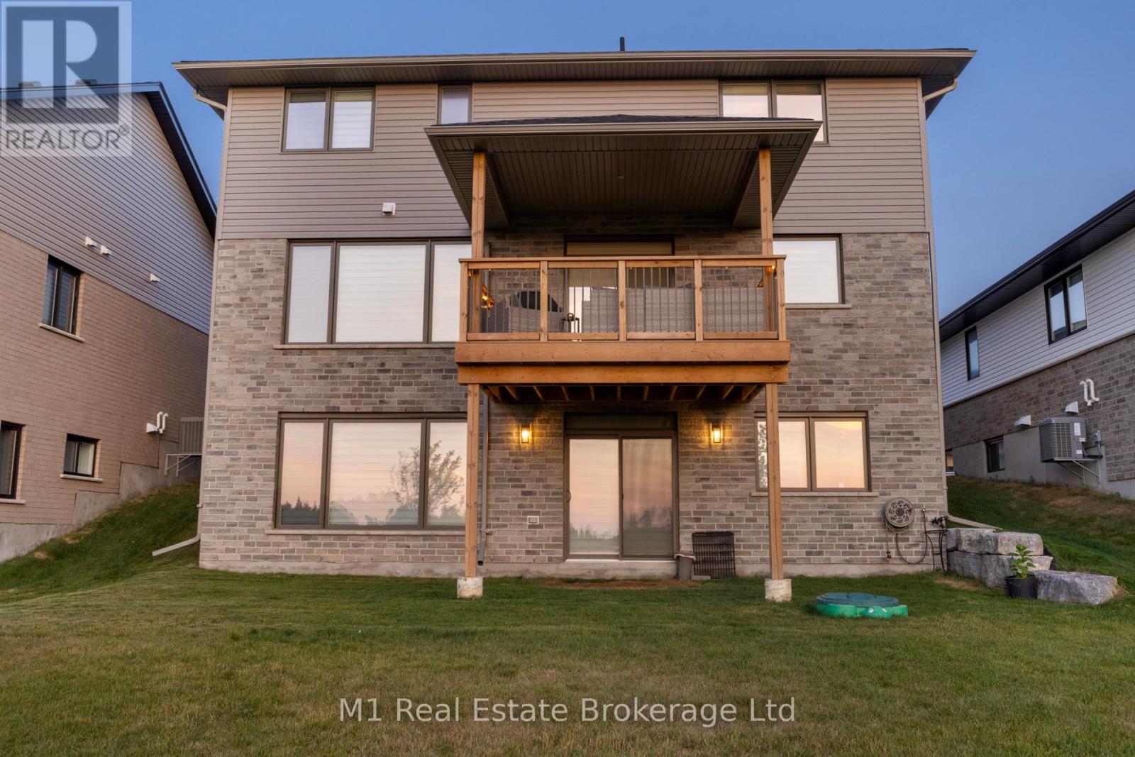 Photo 36 of 90 Rea Drive, Centre Wellington ON