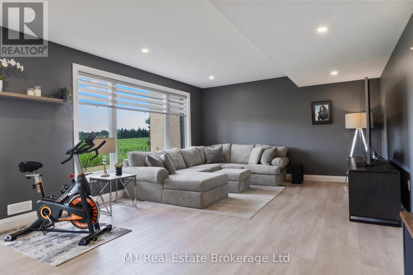 Photo 32 of 90 Rea Drive, Centre Wellington ON