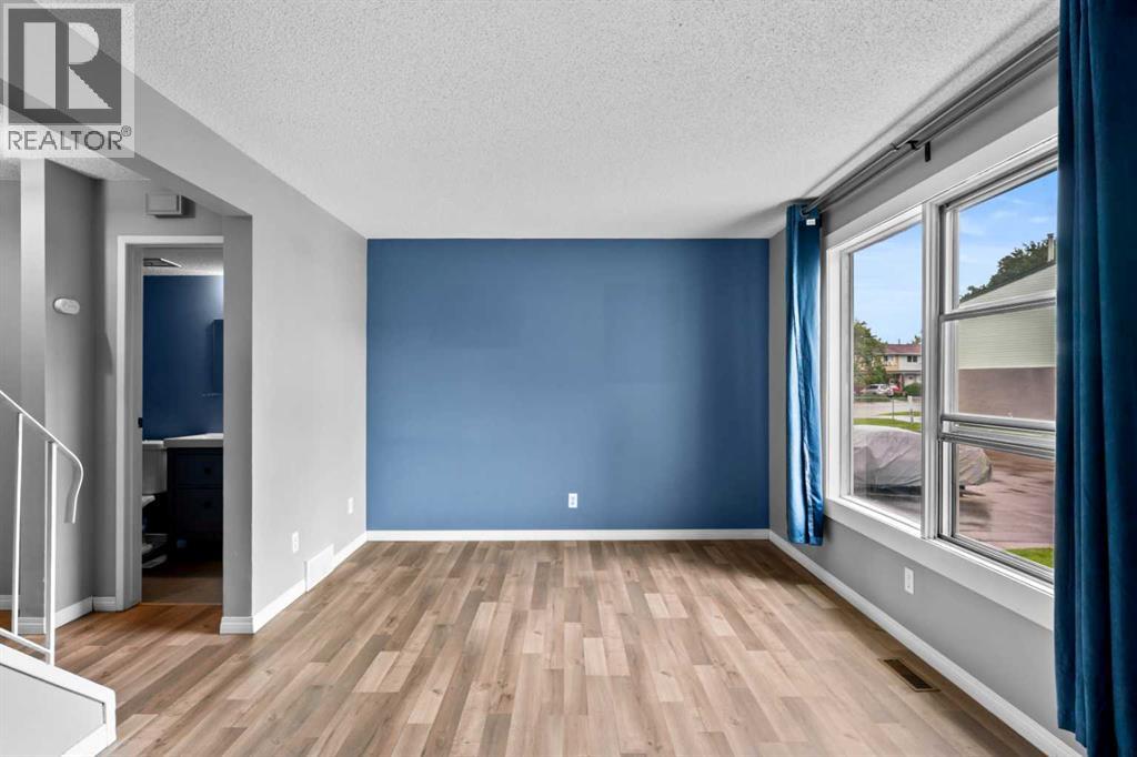 Single Family House for Sale in   Pennsylvania Road SE Penbrooke Meadows Calgary 