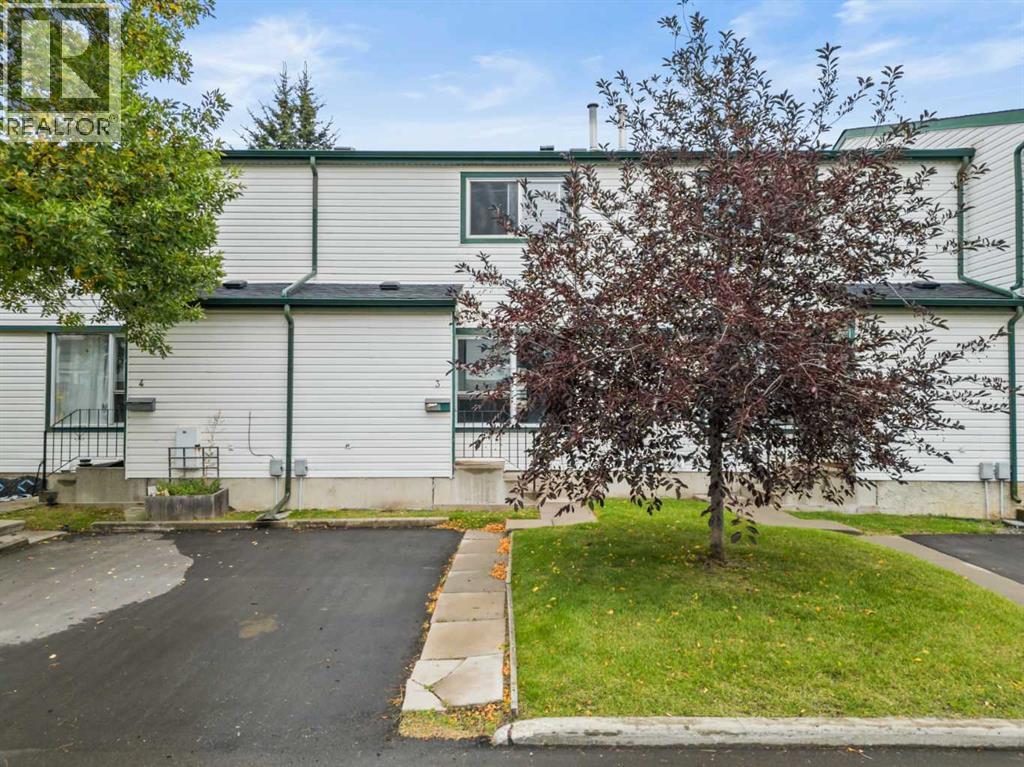 Single Family House for Sale in   Pennsylvania Road SE Penbrooke Meadows Calgary 