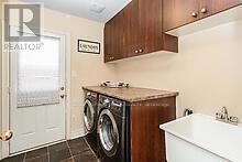 Photo 19 of 36 Valleyridge Crescent, Brampton ON