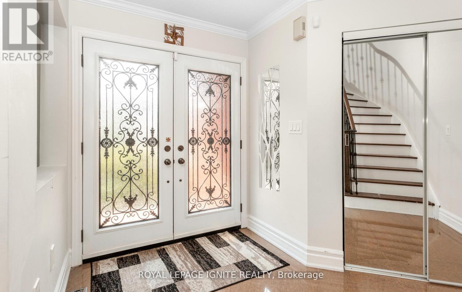 Photo 5 of 3106 Baytree Court, Mississauga ON
