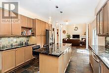 Photo 16 of 36 Valleyridge Crescent, Brampton ON