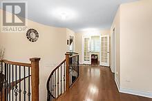 Photo 21 of 36 Valleyridge Crescent, Brampton ON