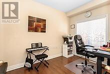Photo 9 of 36 Valleyridge Crescent, Brampton ON