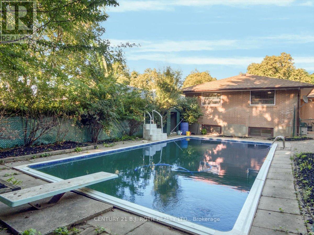 Photo 10 of 10 Bloorlea Crescent, Toronto ON