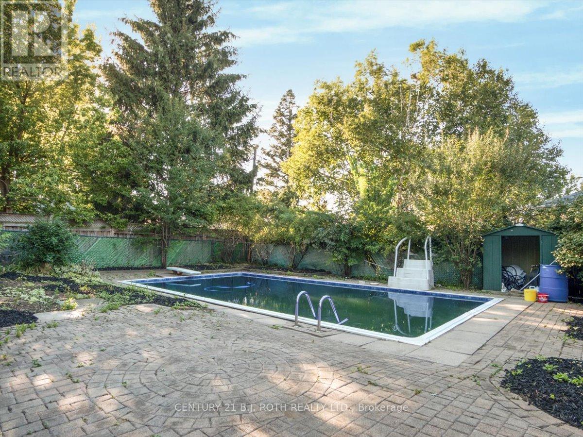 Photo 44 of 10 Bloorlea Crescent, Toronto ON
