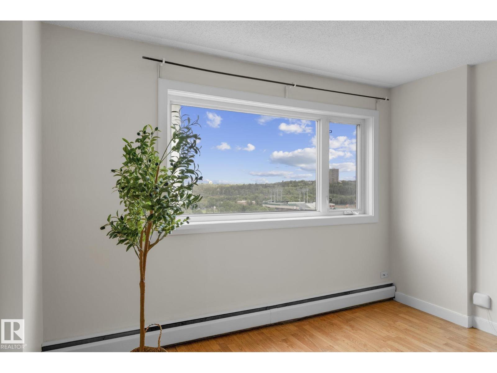 Photo 14 of 806 9710 105 St Nw, Edmonton AB