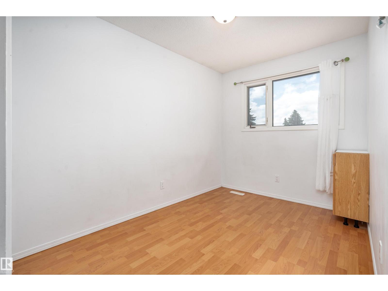Photo 22 of 17327 101 St Nw, Edmonton AB