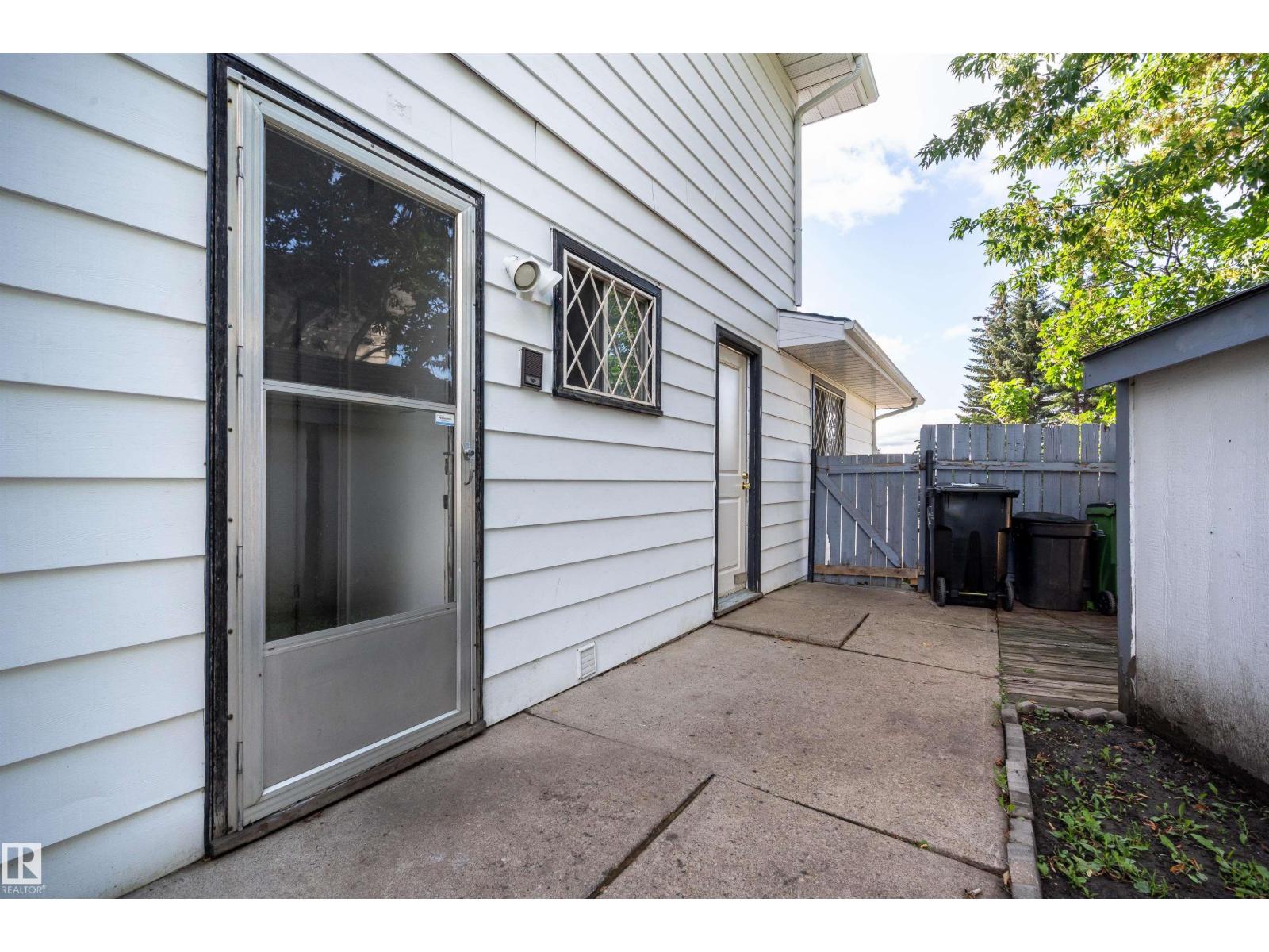 Photo 35 of 17327 101 St Nw, Edmonton AB
