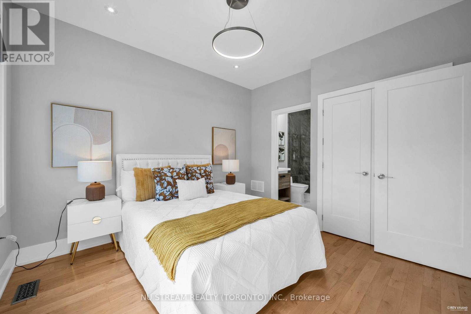 Photo 35 of 4 Westbourne Avenue, Toronto ON