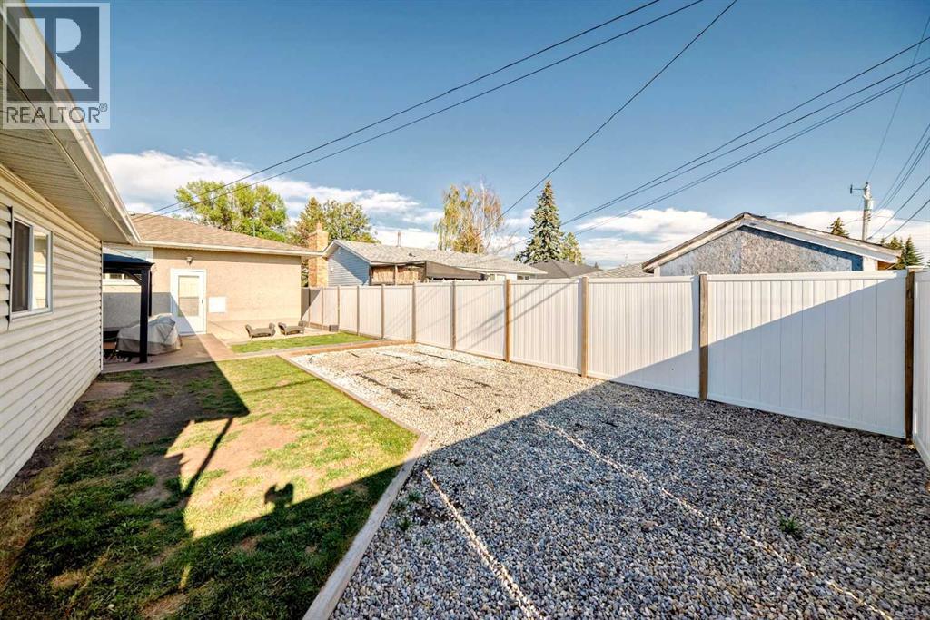 Single Family House Bungalow for Sale in  Macleay Road NE Mayland Heights Calgary 