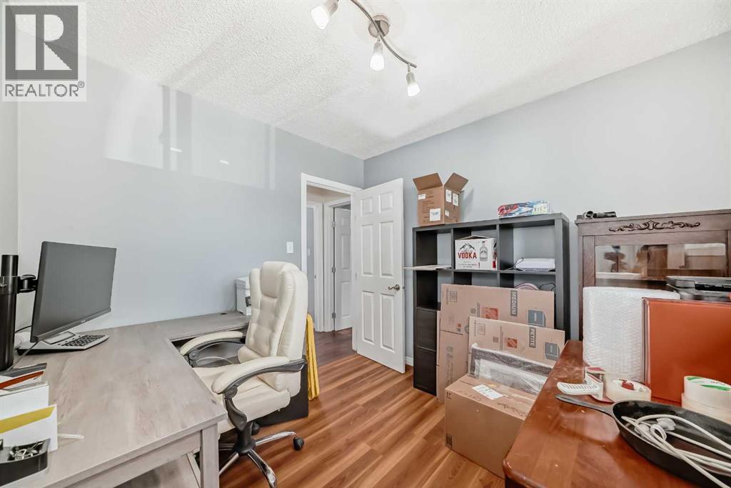 Single Family House Bungalow for Sale in  Macleay Road NE Mayland Heights Calgary 