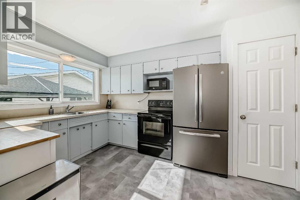 Single Family House Bungalow for Sale in  Macleay Road NE Mayland Heights Calgary 