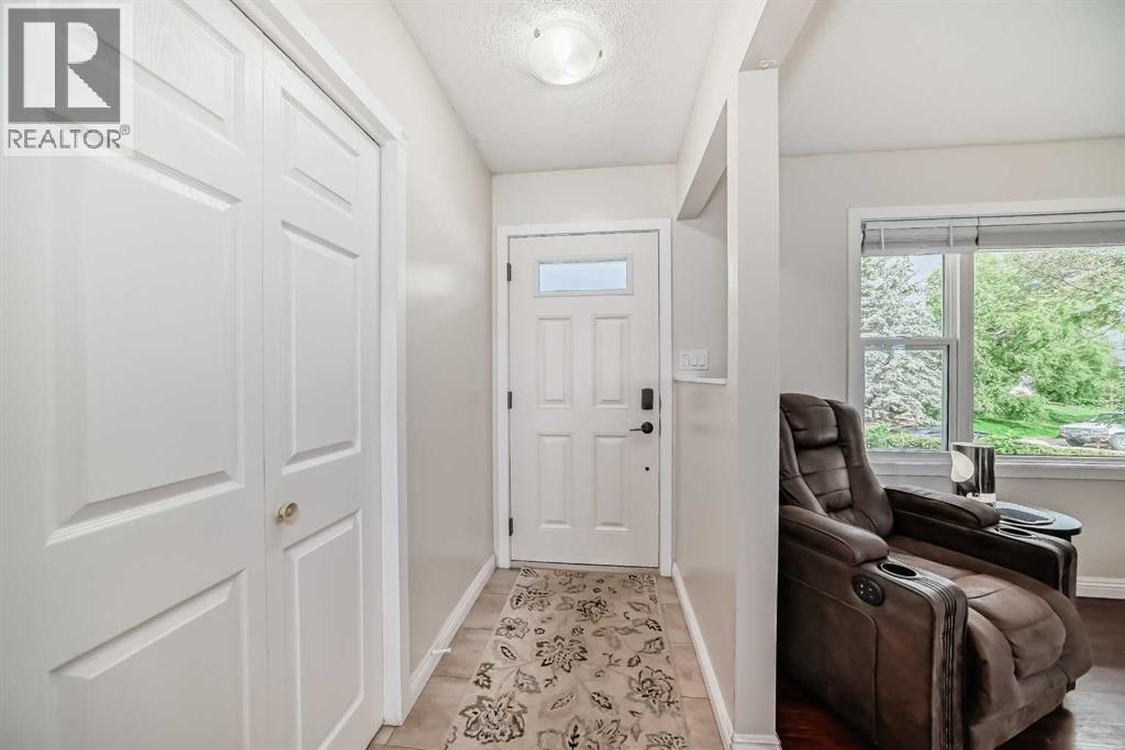 Single Family House Bungalow for Sale in  Macleay Road NE Mayland Heights Calgary 