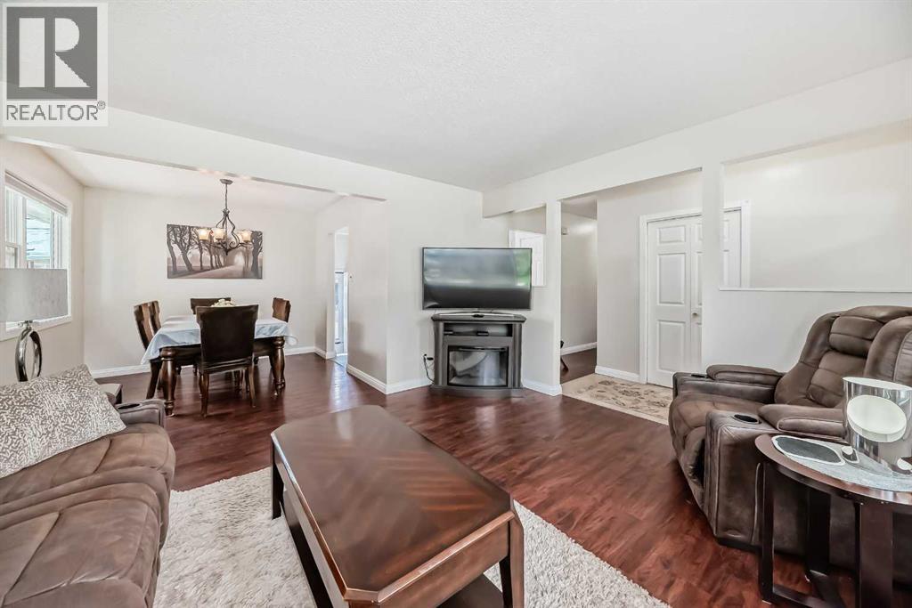 Single Family House Bungalow for Sale in  Macleay Road NE Mayland Heights Calgary 
