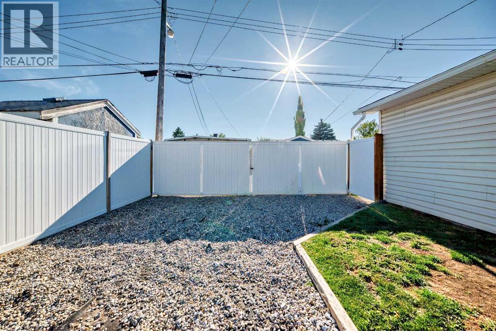 Single Family House Bungalow for Sale in  Macleay Road NE Mayland Heights Calgary 