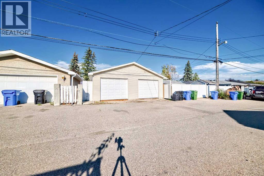 Single Family House Bungalow for Sale in  Macleay Road NE Mayland Heights Calgary 