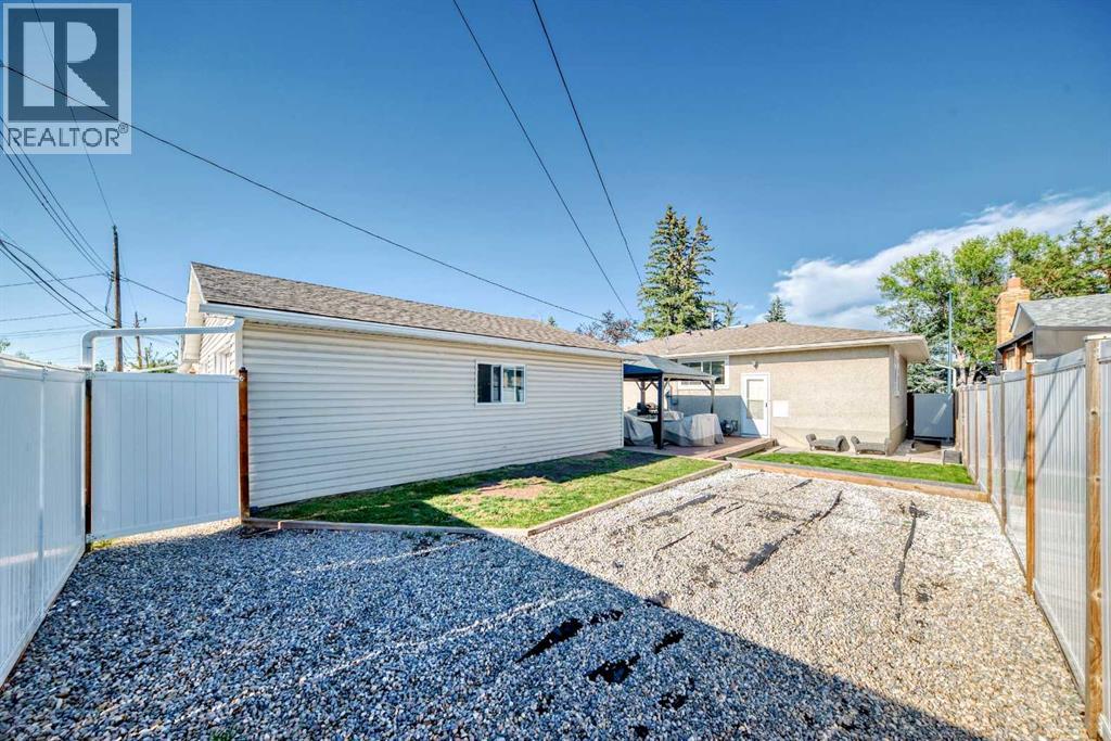 Single Family House Bungalow for Sale in  Macleay Road NE Mayland Heights Calgary 