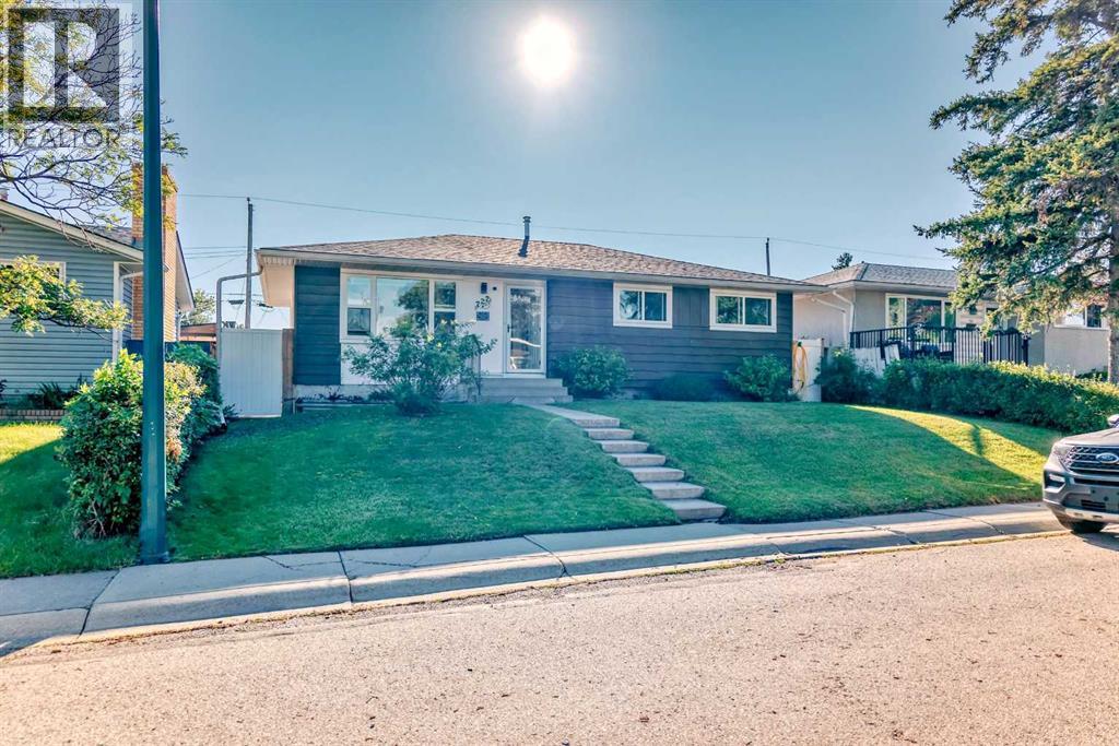 Single Family House Bungalow for Sale in  Macleay Road NE Mayland Heights Calgary 