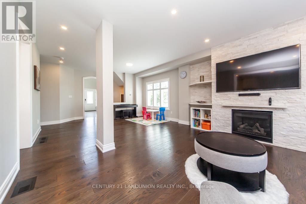 Photo 10 of 70 Prairie Creek Crescent, Brampton ON