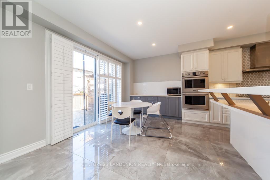 Photo 13 of 70 Prairie Creek Crescent, Brampton ON