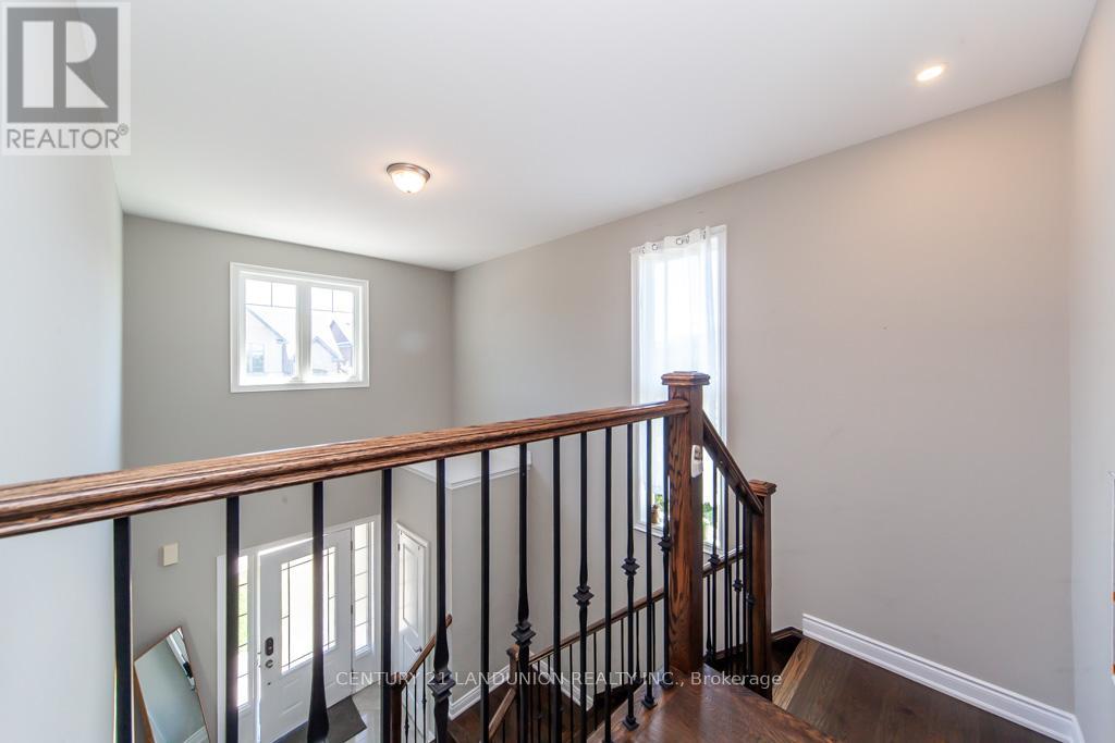 Photo 24 of 70 Prairie Creek Crescent, Brampton ON