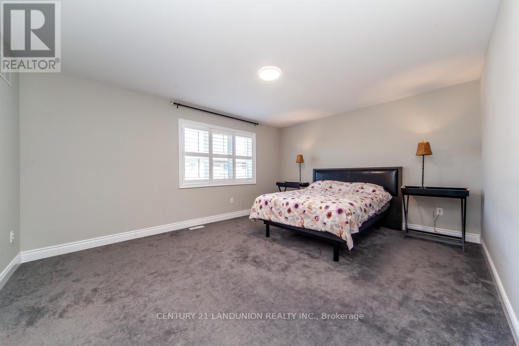 Photo 26 of 70 Prairie Creek Crescent, Brampton ON