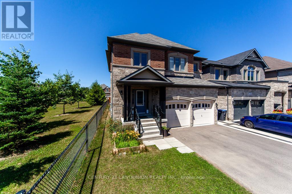 Photo 3 of 70 Prairie Creek Crescent, Brampton ON