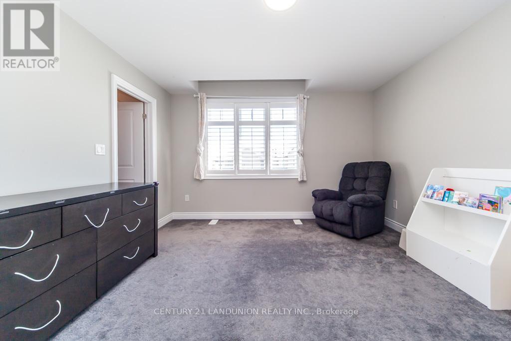 Photo 31 of 70 Prairie Creek Crescent, Brampton ON