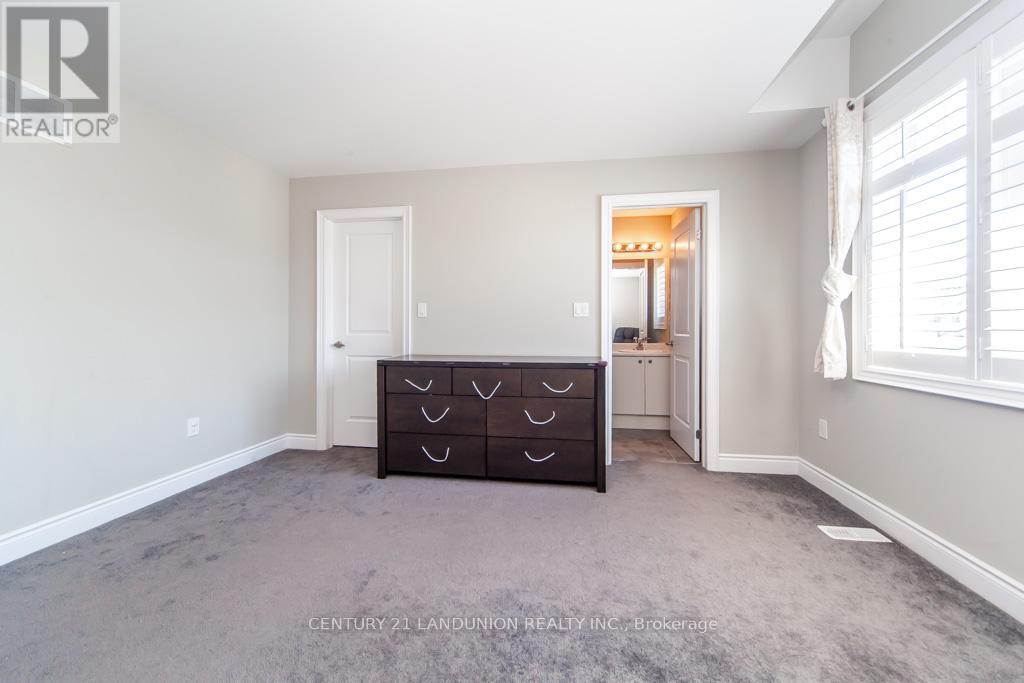 Photo 33 of 70 Prairie Creek Crescent, Brampton ON