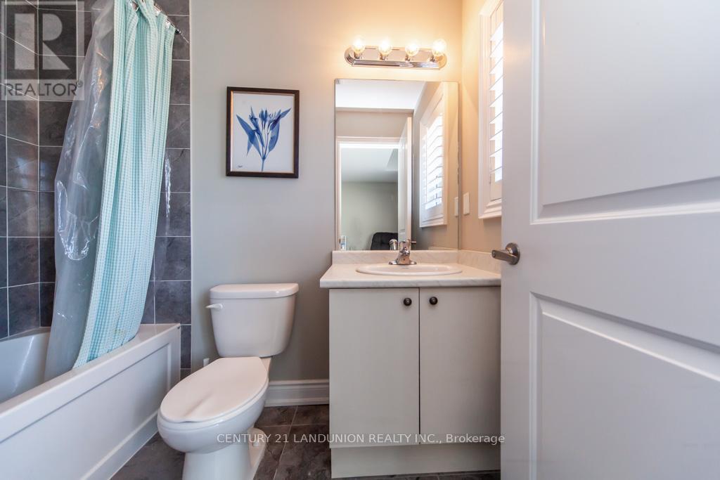 Photo 34 of 70 Prairie Creek Crescent, Brampton ON