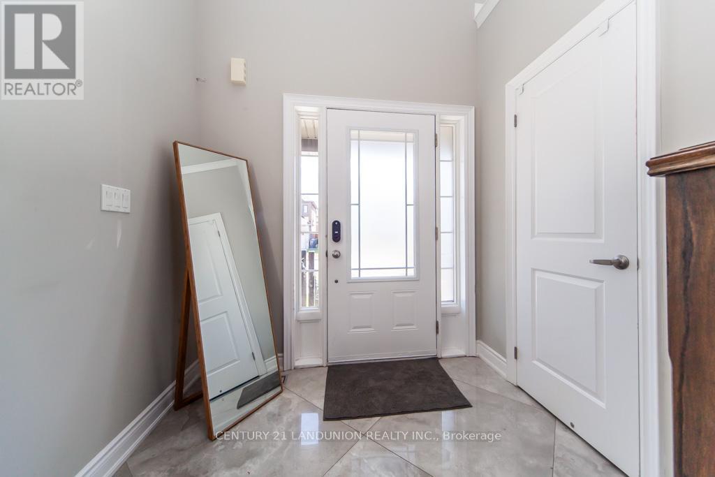 Photo 6 of 70 Prairie Creek Crescent, Brampton ON