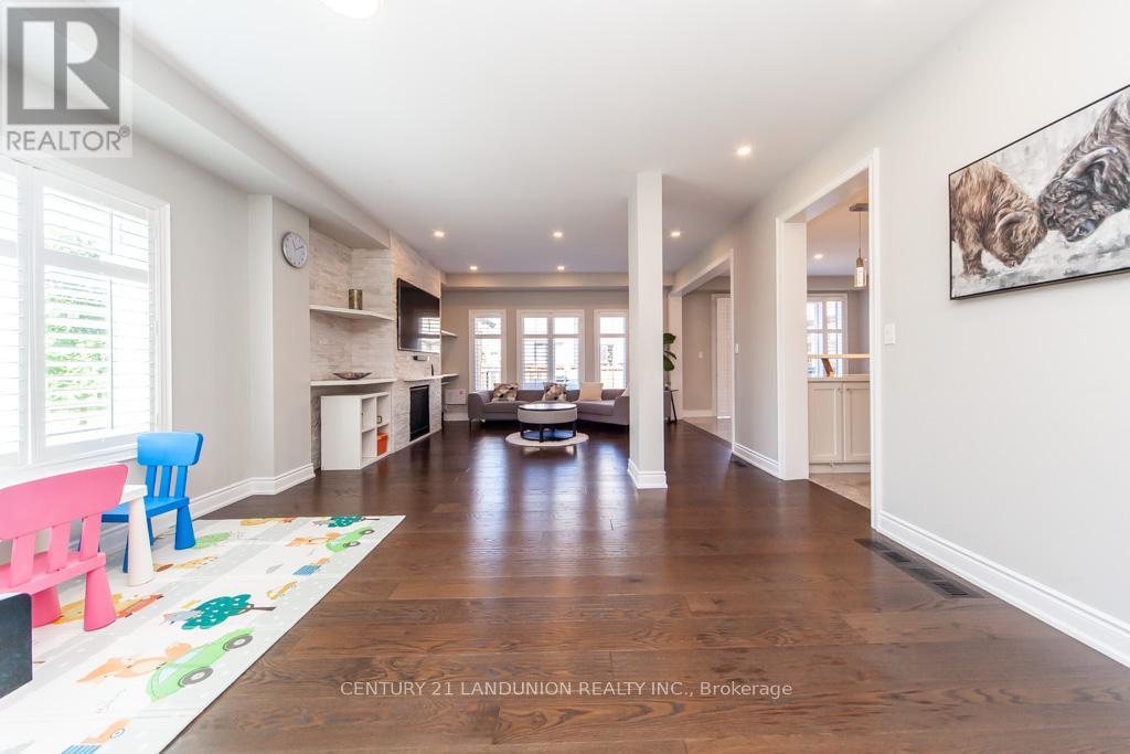 Photo 7 of 70 Prairie Creek Crescent, Brampton ON