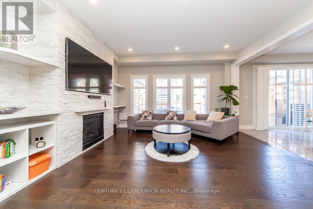Photo 8 of 70 Prairie Creek Crescent, Brampton ON