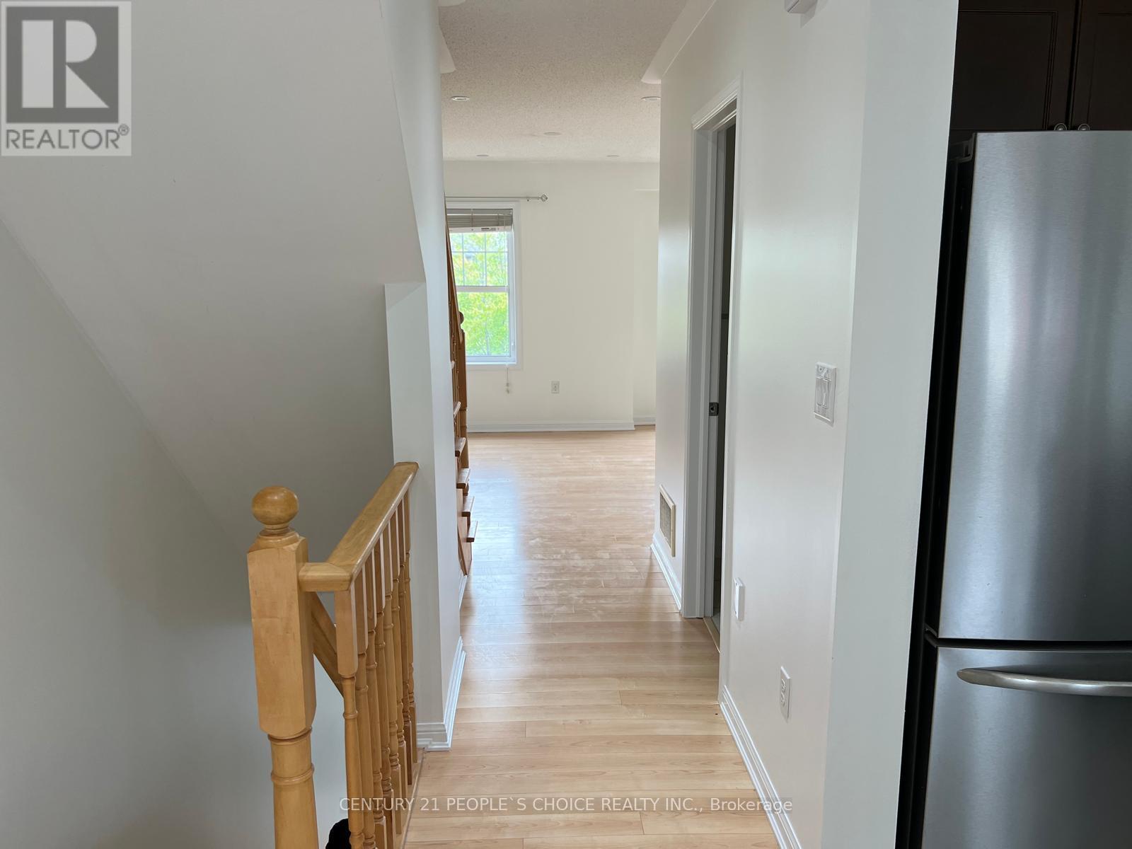 Photo 12 of 15 Lanternlight Lane, Brampton ON