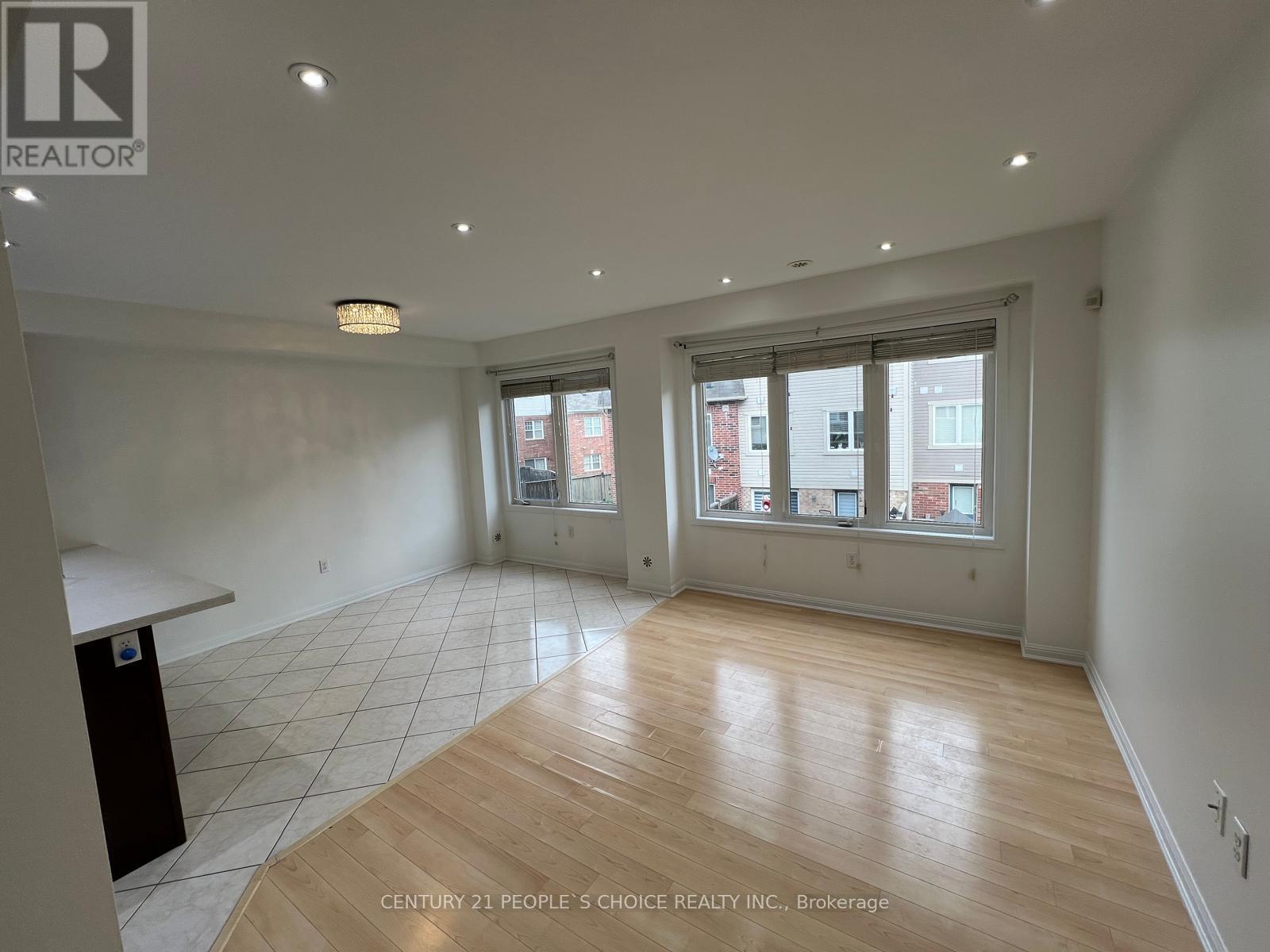 Photo 6 of 15 Lanternlight Lane, Brampton ON