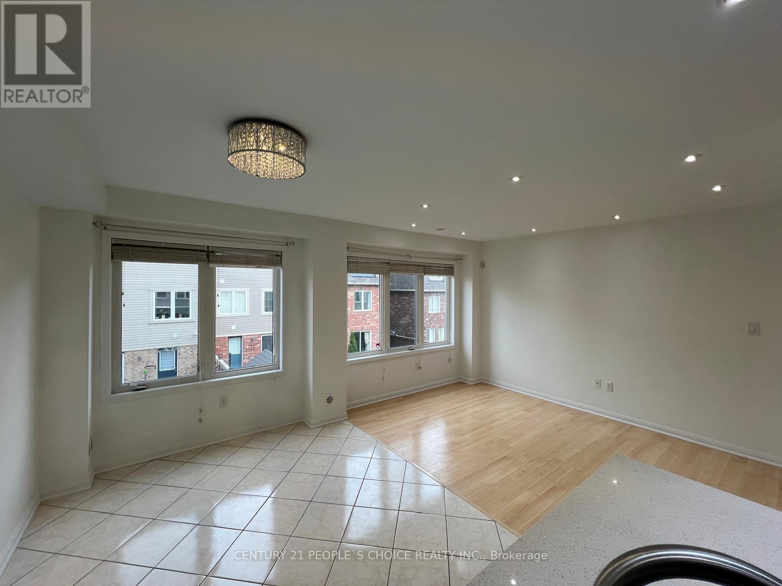 Photo 7 of 15 Lanternlight Lane, Brampton ON