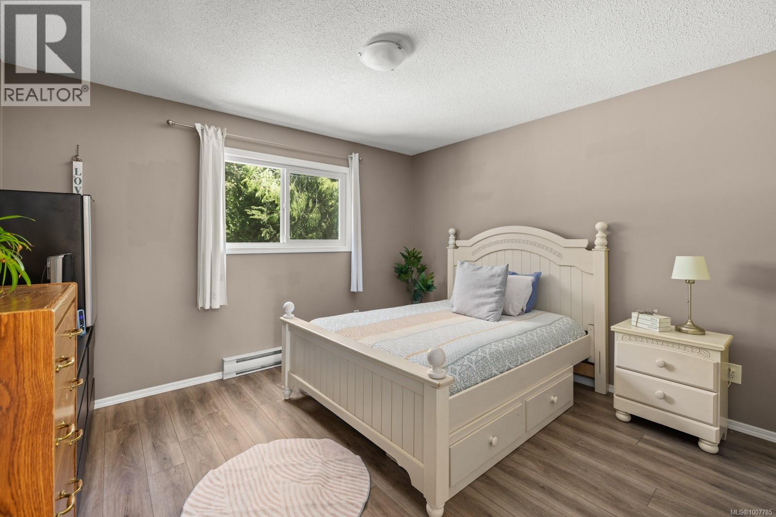 Photo 30 of 1338 Prillaman Ave, Saanich BC