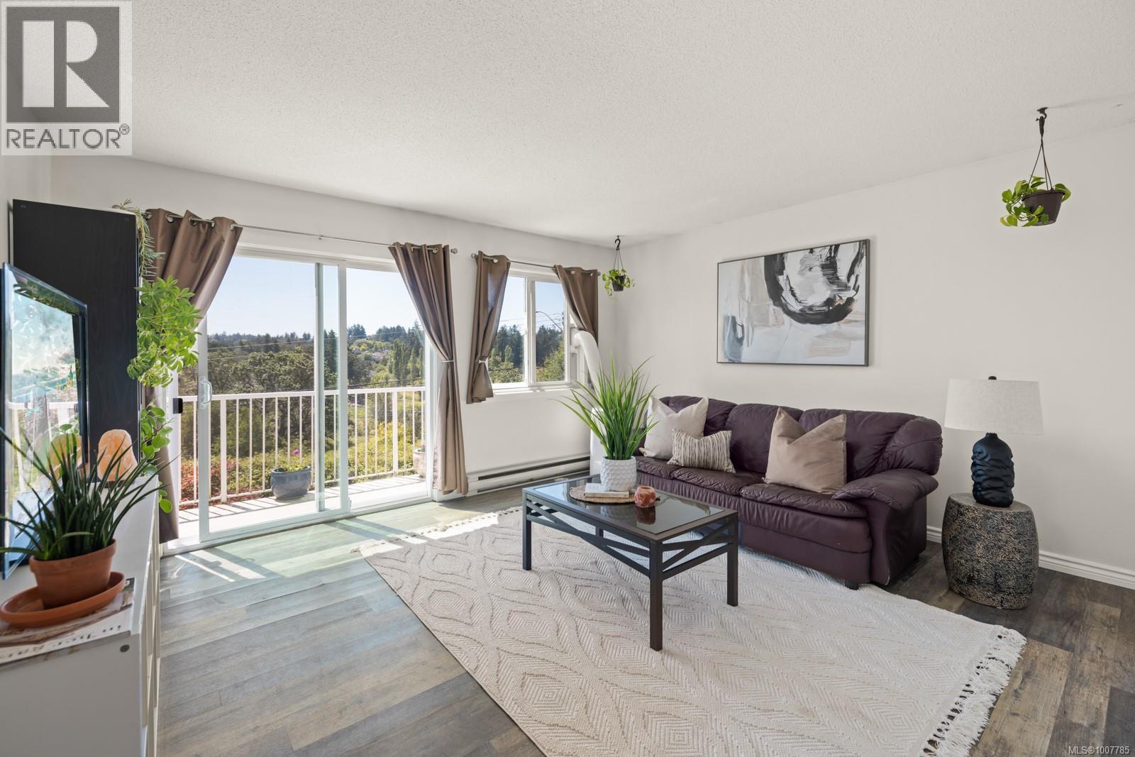 Photo 23 of 1338 Prillaman Ave, Saanich BC
