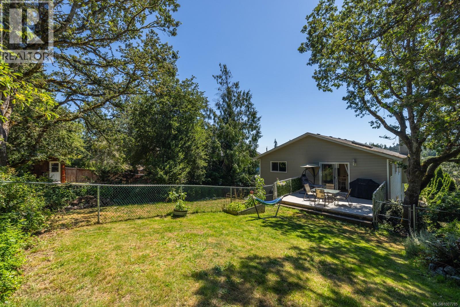 Photo 15 of 1338 Prillaman Ave, Saanich BC