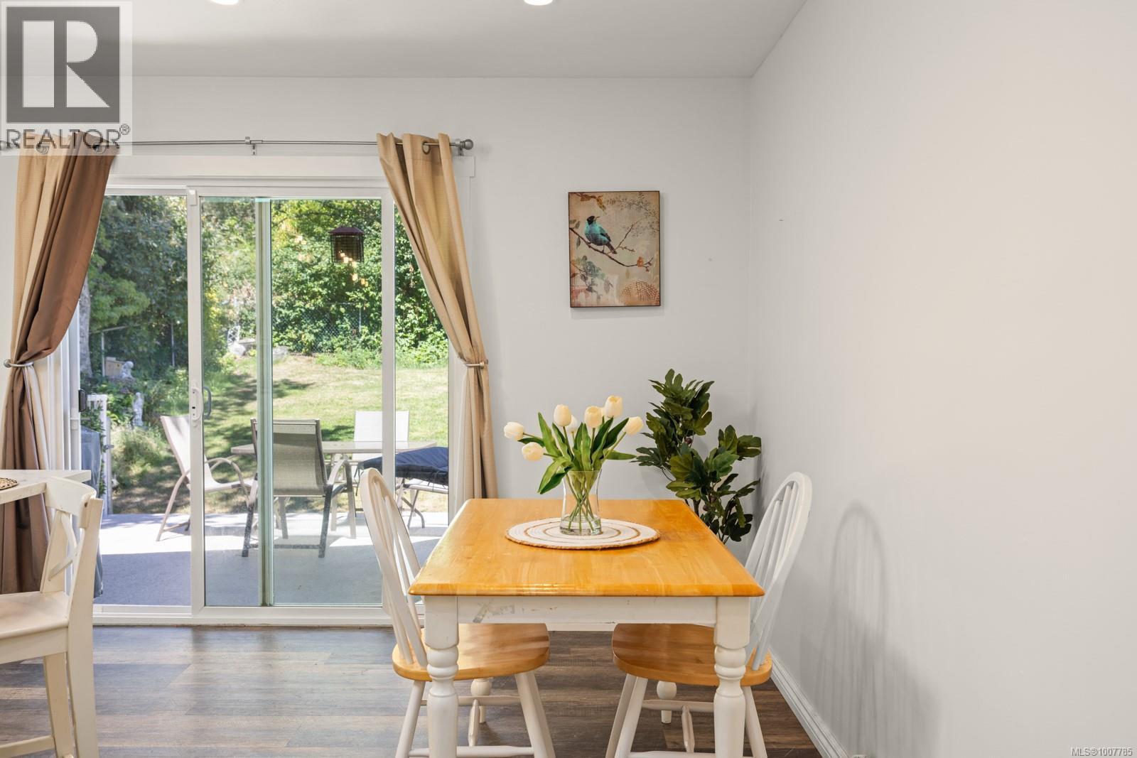 Photo 10 of 1338 Prillaman Ave, Saanich BC