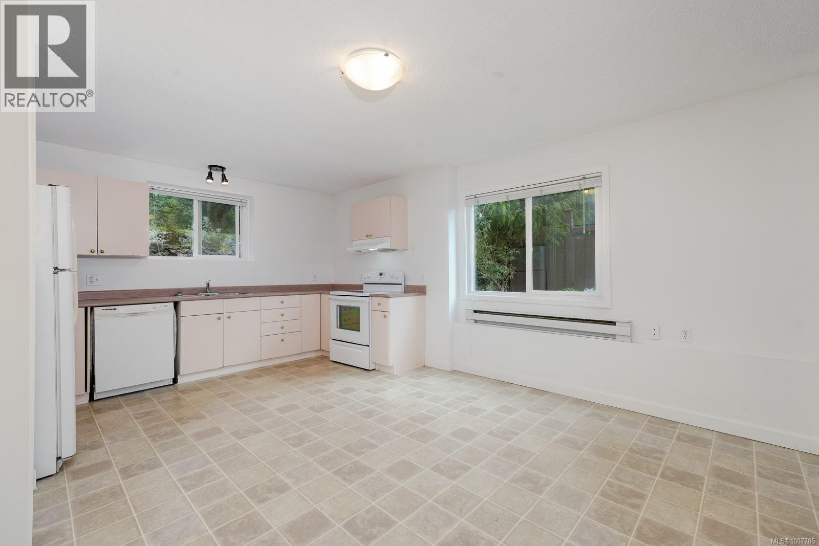 Photo 39 of 1338 Prillaman Ave, Saanich BC