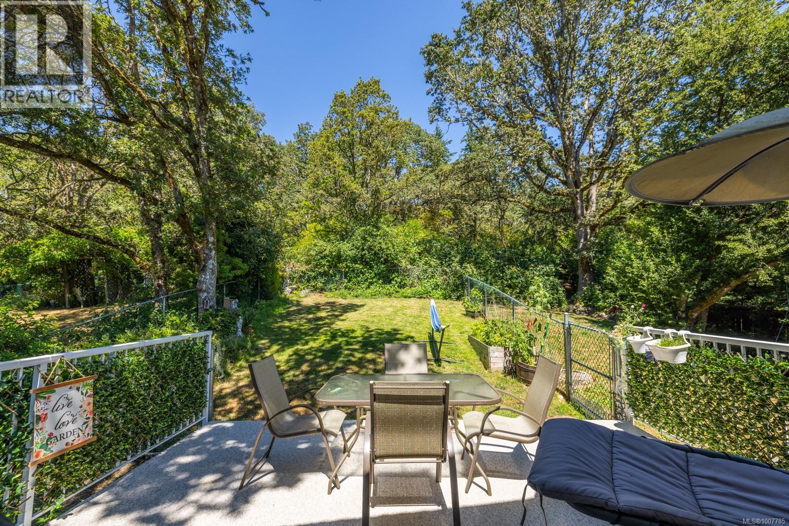 Photo 11 of 1338 Prillaman Ave, Saanich BC